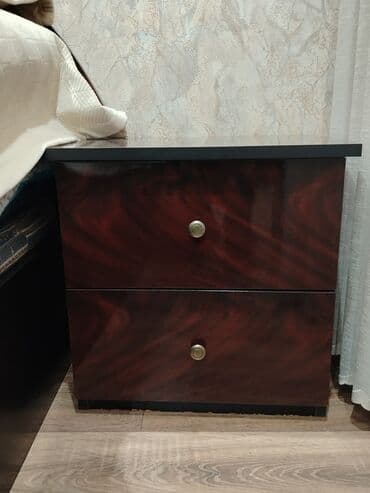 İkinəfərlik çarpayı, Dolab