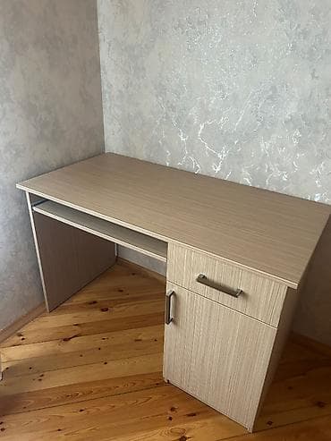 ustol ustul: Kompüter masası, İşlənmiş, Açılmayan, Dördbucaq masa — 3