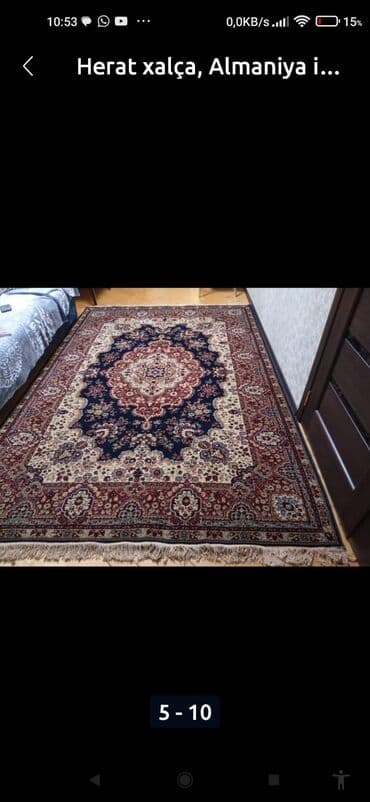 ziynət əşyaları: Herat xalça klassik. Almaniya istehsalı, 3m×2m ölçüdə. Yalnız divarda — 2