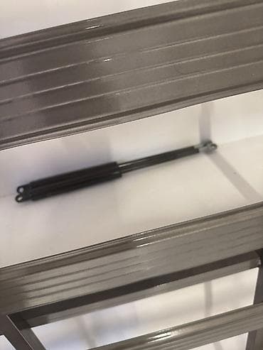 qız ucun yataqlar: Genc usaq yatağı. 130 eni.2 m uzunu.Mebel fabrikində yığılıb. Matras — 9