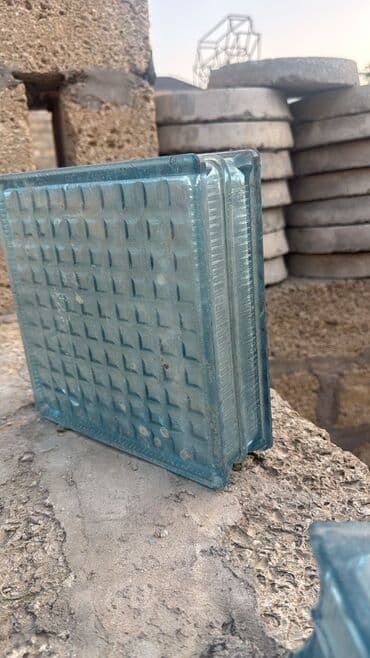 Şüşə kərpic blok - Material: qalın ikiqat şüşə - Rəng: mavi-aqua ton lalafo.az -da Şüşə kərpic blok - Material: qalın ikiqat şüşə - Rəng: mavi-aqua ton