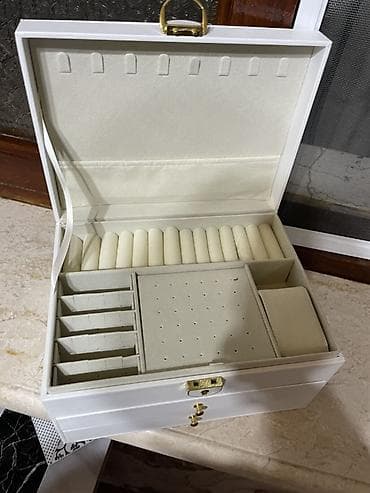 Ağ rəngli çoxşöbəli zinət əşyaları qutusu - Material: xarici hissə — 2