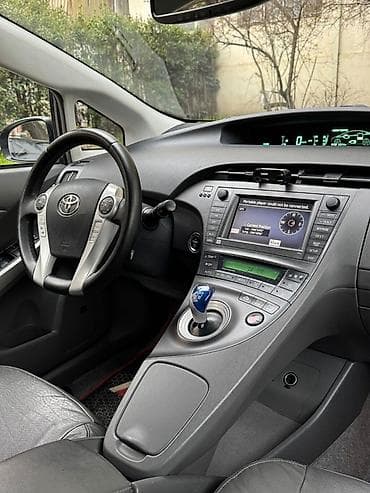 masin satiram: Toyota Prius: 1.8 l | 2010 il Hetçbek — 6