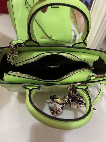sumqayitda jaket: Neon-yaşıl rəngdə qadın çantası - Forması: kvadrat panelli, sərt — 4