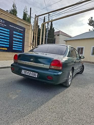 Hyundai Sonata: 2 l | 2000 il Sedan — 2