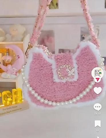 Çantalar: Şirin dizaynlı çiyin çantası – yumşaq tüklü parça, pastel çəhrayı — 1