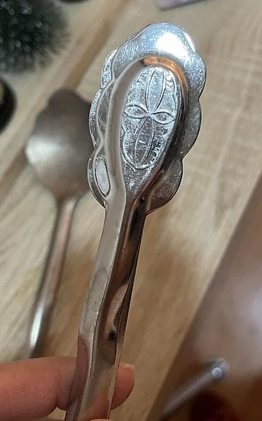 qedimi mebeller: Qedimi Servis qaşıqları 3 eded 
Qiymet birinindir — 6