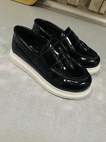 детские кожаные туфли: Uşaq loafer ayaqqabıları - Rəng: parlaq qara üst, ağ altlıq - Model — 1