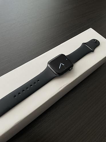 Smart saatlar: Apple Watch Series 5 40 mm (qara) – silikon Sport Band ilə — 2