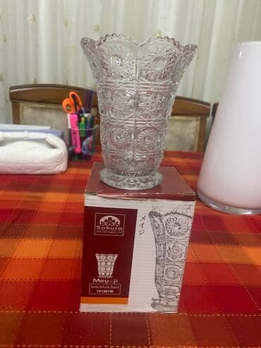 məxmər gülü: Bir vaza, Xrustal — 2