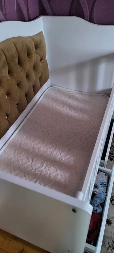 işlənmiş uşaq beşikləri: Oğlan və qız üçün, İşlənmiş, Beşik, Dəst ilə, Matras ilə, Yellənmə mexanizm ilə — 18