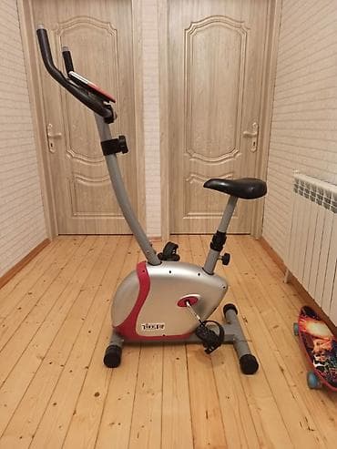 Qacis trenajorlari veloteenajor aletleri vardir.
Bazadan satisdir