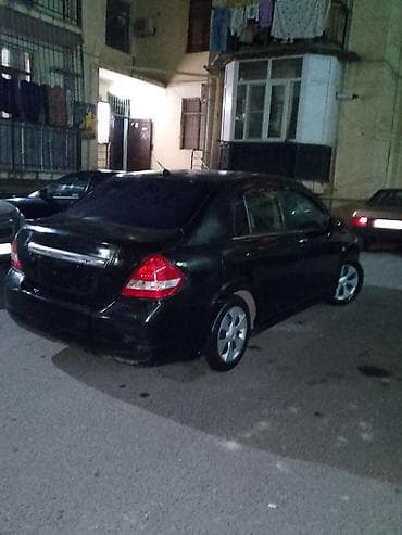 sedan avtomobil: Nissan Tiida: 1.6 l | 2007 il Sedan — 4