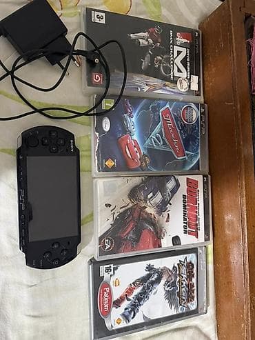 sup game box: Sony PSP (PlayStation Portable) oyun konsolu – qara rəng. Komplekt: - — 3