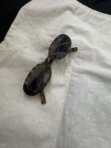 prada eynek: Le Specs gün eynəyi - Model: Le Specs (logolu qol hissəsində görünür) — 1