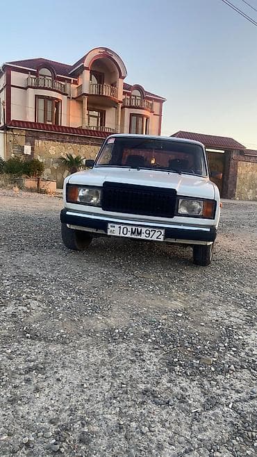 mini karavan: VAZ (LADA) 2107: 1.6 l | 2004 il 100 km Sedan — 5