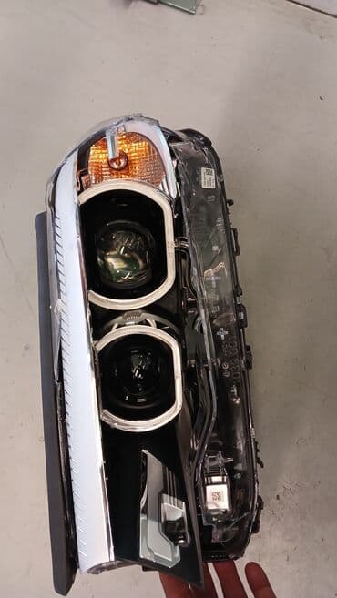 Sağ, Yaxın və uzaq vuran işıqlar BMW, 2018 il, Orijinal, İşlənmiş — 2