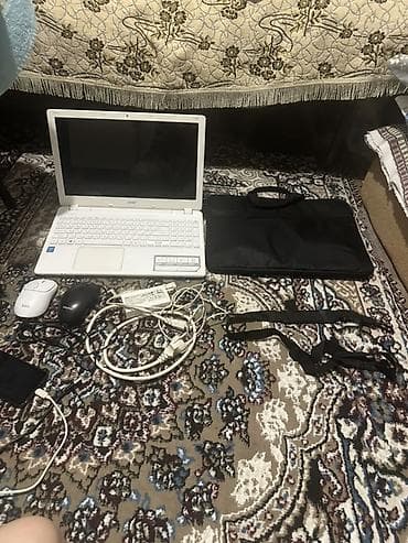 komputer notebook: Özüm baha almışam ancağ dərs üçün işdətmişəm səliqəli işdətmişəm — 1