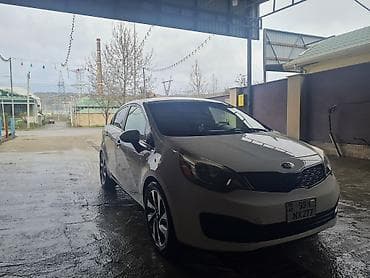 toyota satış mərkəzi: Kia Rio: 1.6 l | 2013 il Sedan — 8