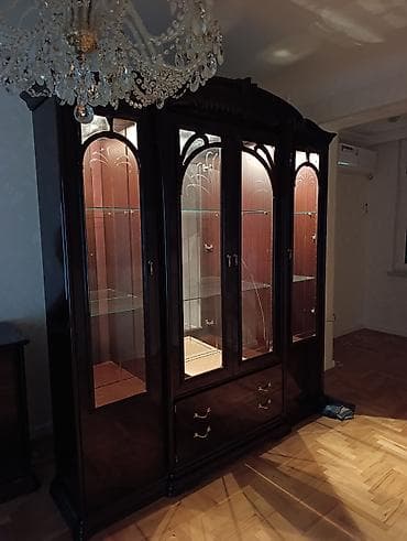 pardalar: Klassik vitrin-dolab - Material: tünd qəhvəyi (mahjun rəngdə) — 9