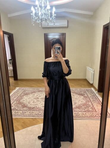 Спортивные костюмы: 1 defe geyinilib 150azn alinib. S-M olcu. 100azn satilir Qadın — 2