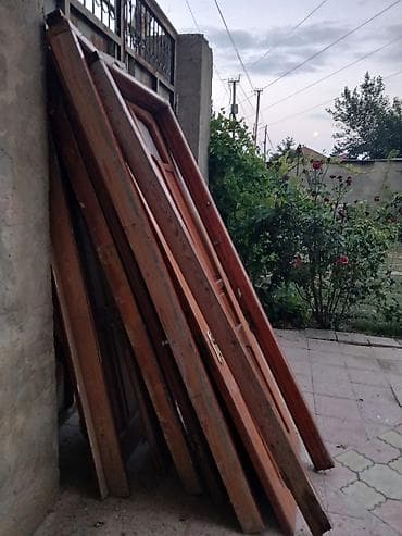 taxta qapi temiri: Taxta giriş qapisi 4 edetdi. hamisi bir yerde 60 azn — 3