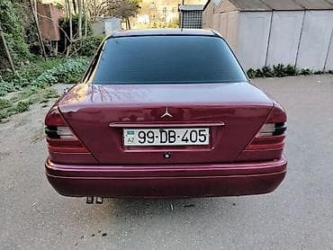 bmw 316i compact: Mercedes-Benz C-Class: 1.8 l | 1996 il Sedan — 5