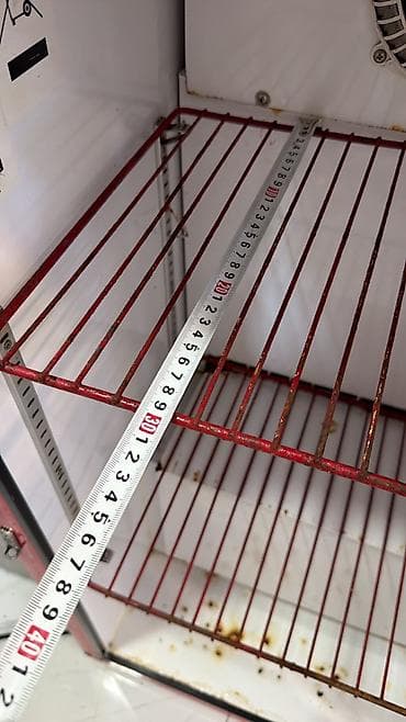 Sanden Intercool vitrin soyuducu. - Şüşə ön qapılı, qırmızı korpus - — 6