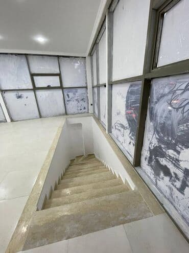 sumqayitda arenda obyekt: İnqlabda yerləşən obyekt ümumi sahəsi 200 kv,m olan, ayi 5000 azn — 2