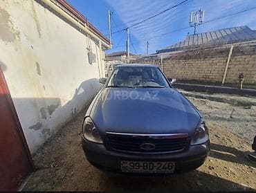 vaz salon: VAZ (LADA) Priora: 1.6 l | 2010 il 95000 km Hetçbek — 4
