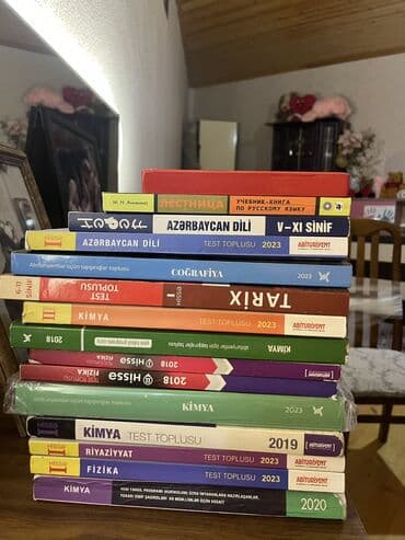 Qiymet razilasma yolu ile olacaq. Kitablar yeni veziyyetdedir. Ici