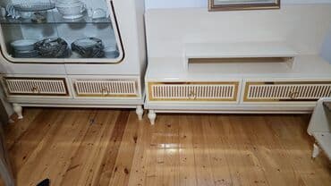 3D panellər: Qonaq otağı ve yataq mebel dəsti Tərkibi: - Geniş yemək masası — 7