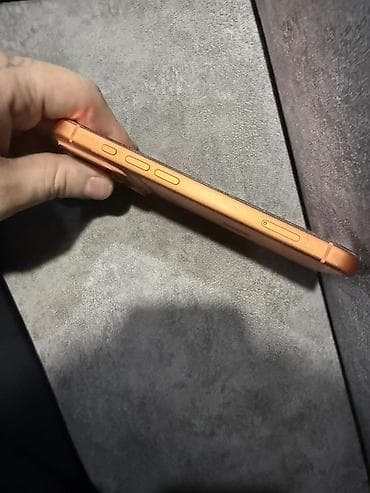 ipad qelemi: IPhone 17 Pro, 256 GB, Qızılı, Face ID — 2