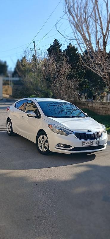 kia clarus: Kia Forte sedan – ağ rəng, 4 qapı, AZ dövlət nömrə nişanı 77-RT-173 — 6