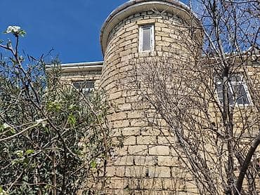 Гаражи: Kirayəyə verilir.ünvan massiv 1,Asim marketinq yanı.4 otaq — 2