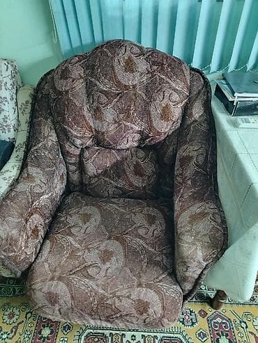 kreslo tek: Yumuşaq kreslo 2ededdir satilir normal veziyyetdedir cütü 35m tek — 1