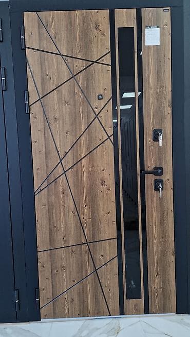 ikinci el perde: Müasir dizaynlı giriş qapısı - Material: metal əsaslı konstruksiya — 1