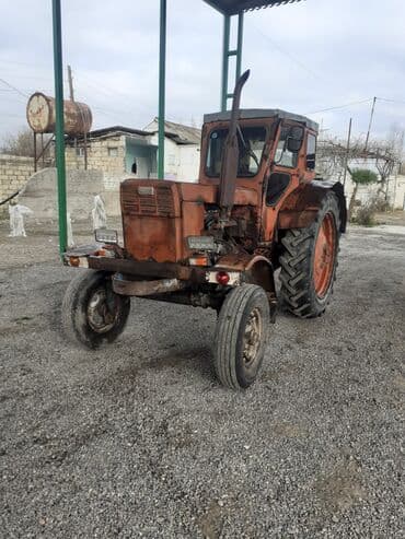 Traxtir t 40 saz veziyetde hec bir xerc teleb etmir otur sur tipli