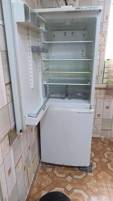 Məişət texnikası: Iki qapılı məişət soyuducusu - Üst qapı – soyutma bölməsi, alt qapı – — 4