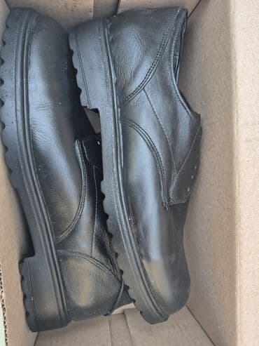 Məhsul: Kişi üçün qara dəri qənbər altlıqlı ayaqqabı - Material lalafo.az -da Məhsul: Kişi üçün qara dəri qənbər altlıqlı ayaqqabı - Material