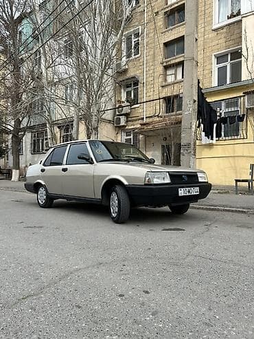 renault dacia logan: Tofaş Şahin sedan - Korpus: 4 qapılı sedan, bej rəng, qara ön-arka — 8