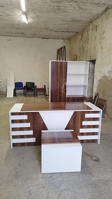 fabrik mebel: Yeni, Müdir üçün, Dördbucaq masa — 1