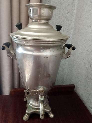 Samovarlar: Elektrik samovar SSSRin1975 ci - Korpus: metal, klassik formalı — 2