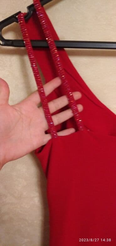 uzun qizil sirqalar: 1dəfə geyinilib, yüksək qiymətə alınıb — 9