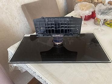 samsung tv ölçüleri: Düz TV altlığı, Polkasız, Şüşəli — 1