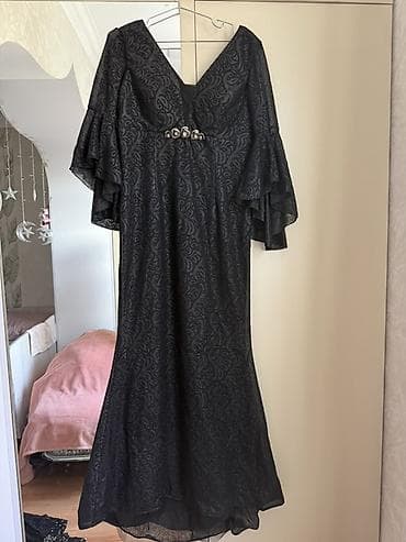 uzun kurtqa: Alinib -140 manat 1 defe geyinilib Razmer -42-44 Qara rəngli — 1