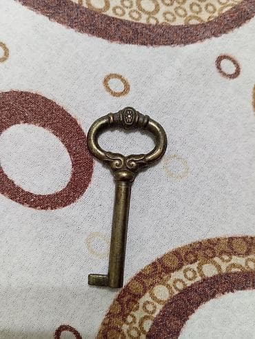 kohnə alətlər: Məhsul: Antik tərzli borulu mexaniki açar Təsvir: - Material — 2