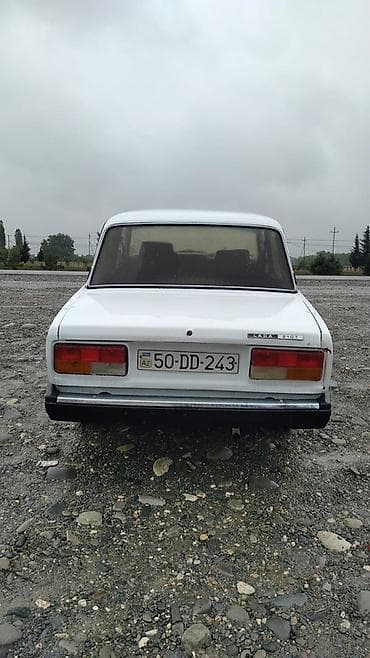 bmw masin: LADA 2107, ağ rəng, sedan kuzov. Texniki xüsusiyyətlər və təchizat: - — 1