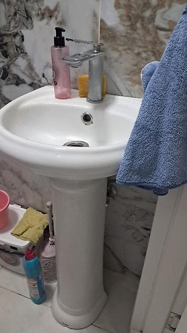 hamam pərdələri: Hamam üçün akril vanna və pedestal lavabosu dəsti kirantlarda usdunde — 2