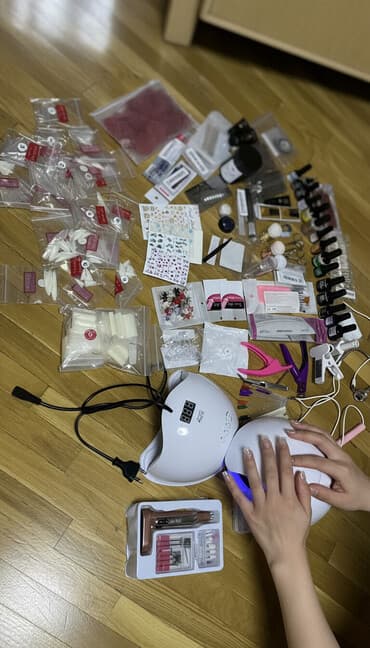 Dırnağa aid hərşey, satılır,80-90 faizi istifadə olunmayıb dırnağa